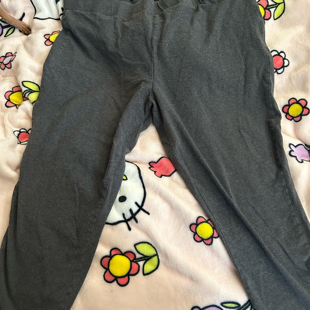 EUC. Torrid size 4x charcoal grey leggings